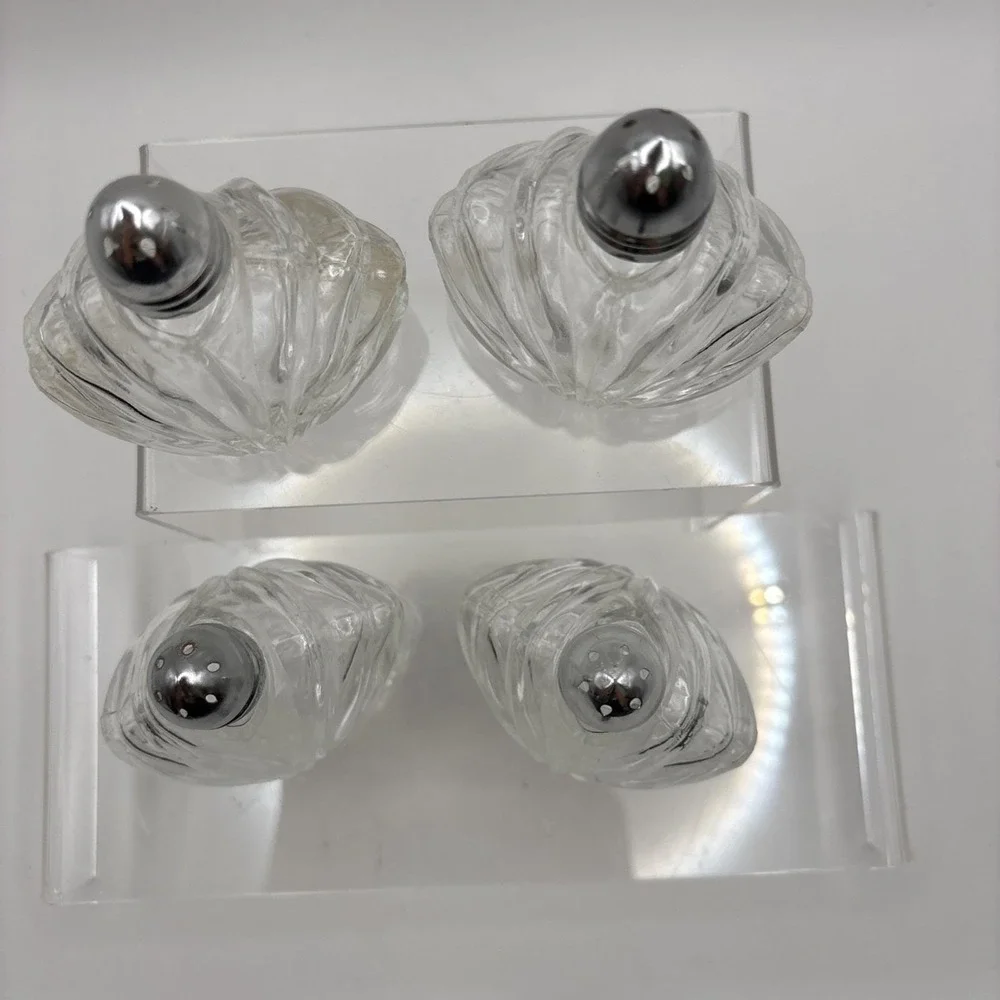 Vtg~Art Deco~Fan Shaped~Clear Glass Set of Salt and Pepper Shakers~Set of 2